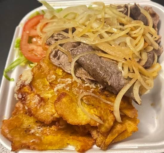 Pieza Bistec Encebollado.