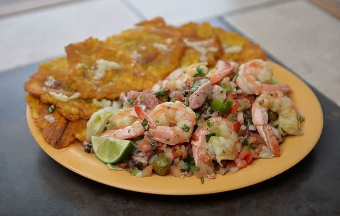 Ensalada de Camarones y Pulpo.